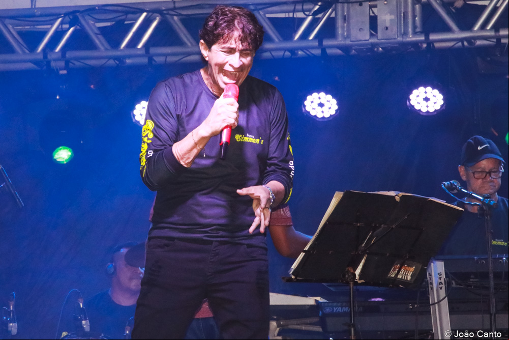 MÚSICA: Amauri Savino & Banda Simmon´s